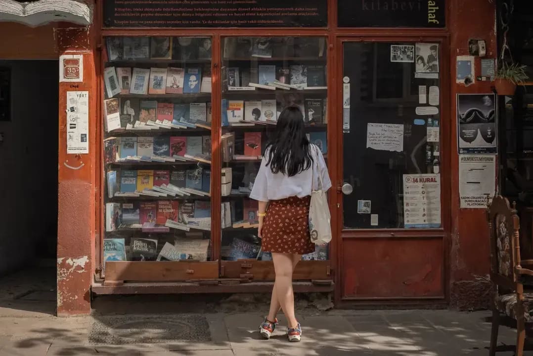 Wie wir bei Klara & Buch neue Lieblingsbücher auswählen